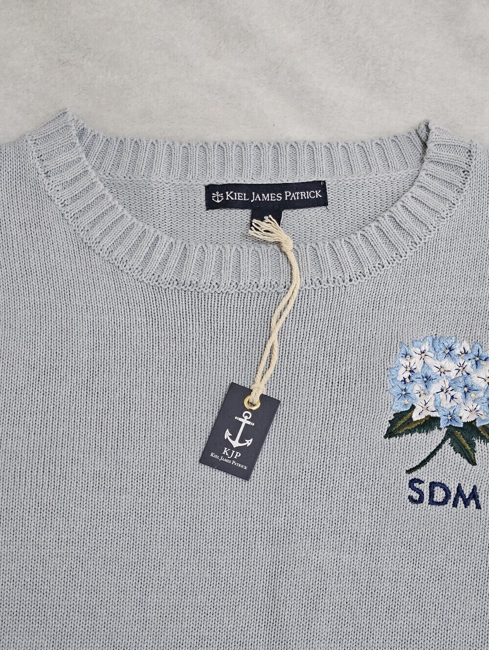 NEW Kiel James Patrick Hydrangea Embroidered Monogram Sweater Size S - Picture 5 of 11